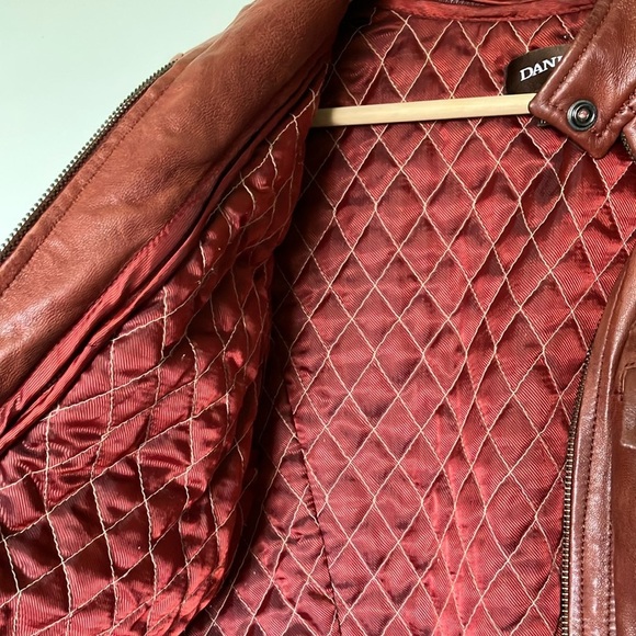 Danier Leather Moto Jacket Fitted Silhouette with removable quilted lining - Picture 3 of 8